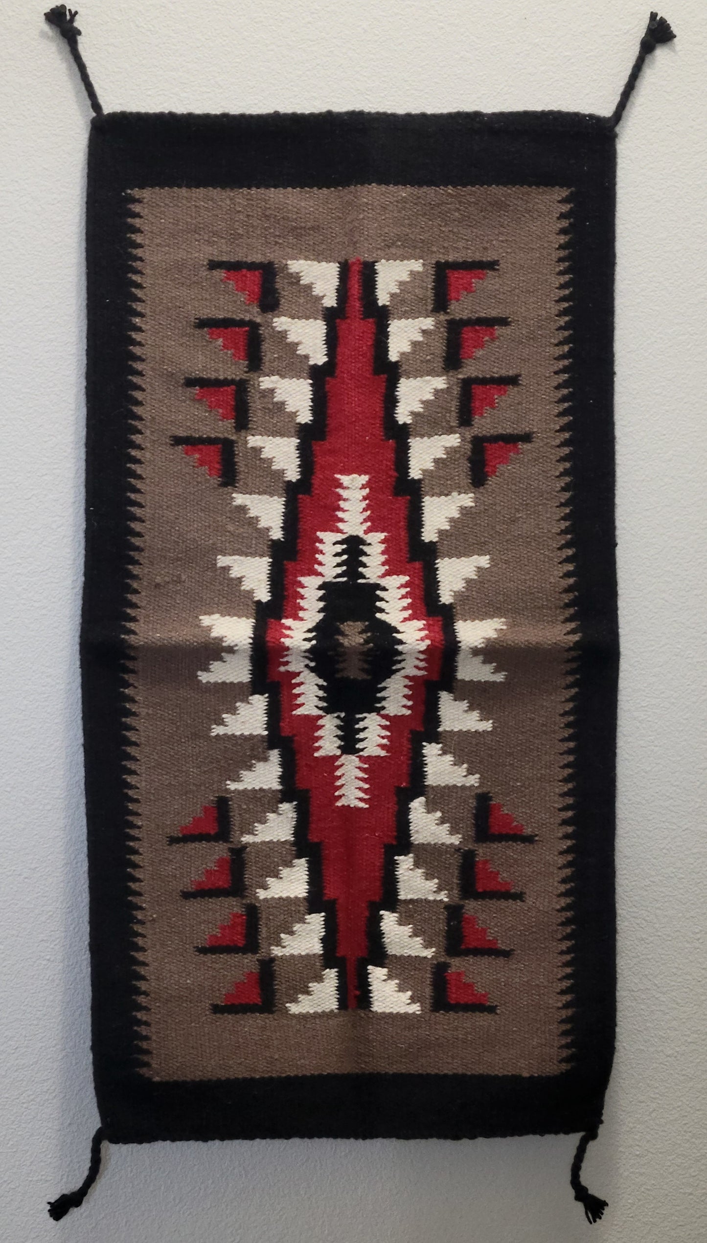 20" x 40" Fine Handwoven Wool Rug