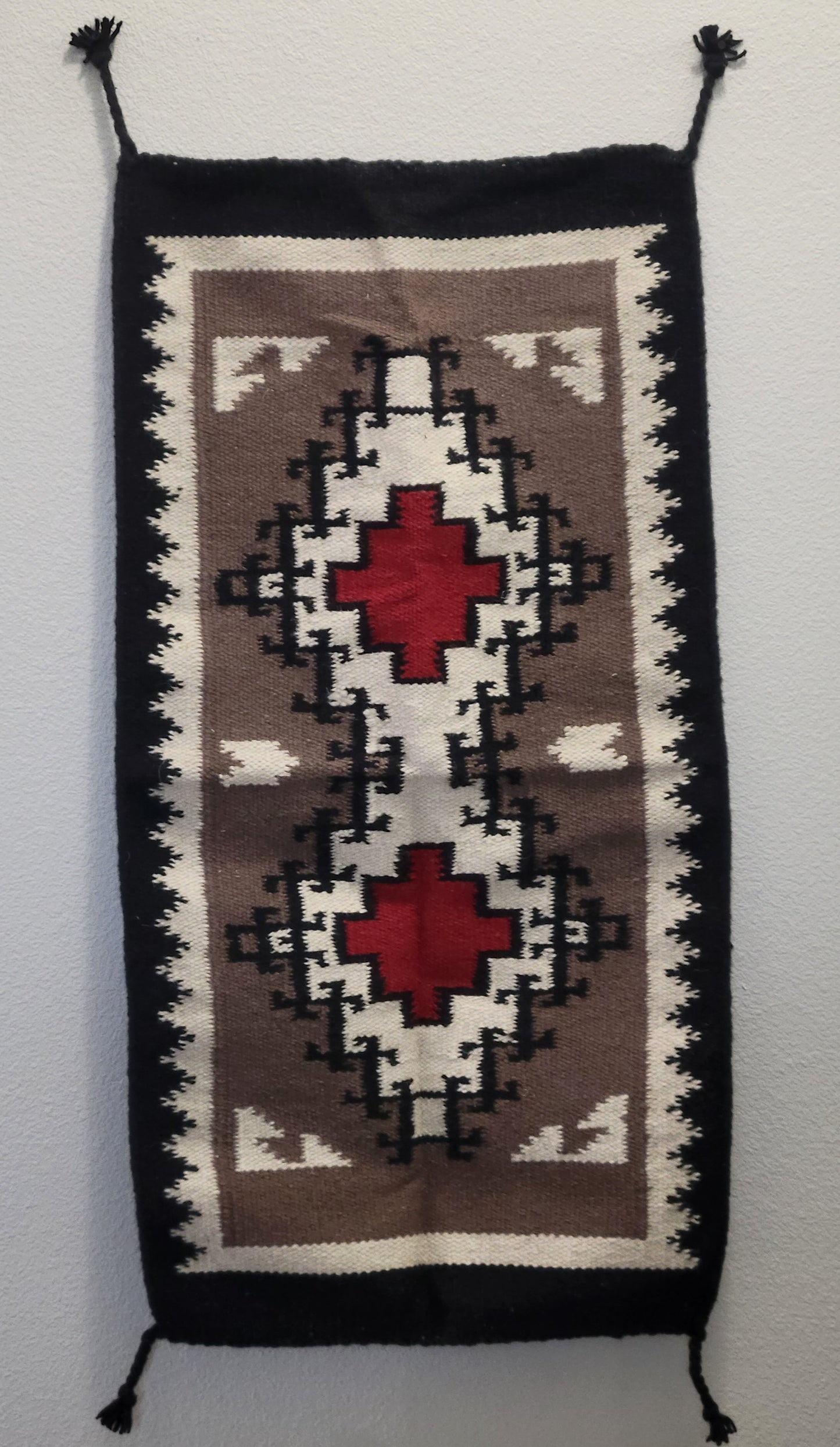 20" x 40" Fine Handwoven Wool Rug
